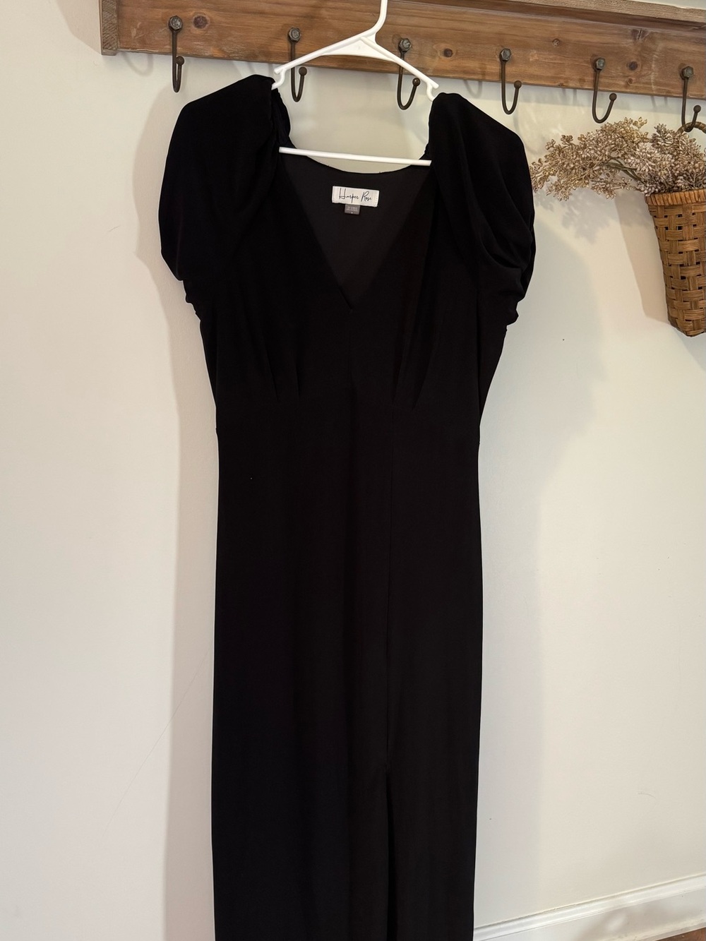 Elegant Black V-Neck Midi Dress with Short Scalloped Sleeves